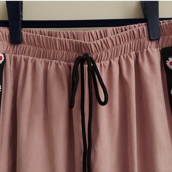 SHEIN Dusty Rose High Rise Elastic Jogger Pants - Picture 2 of 12